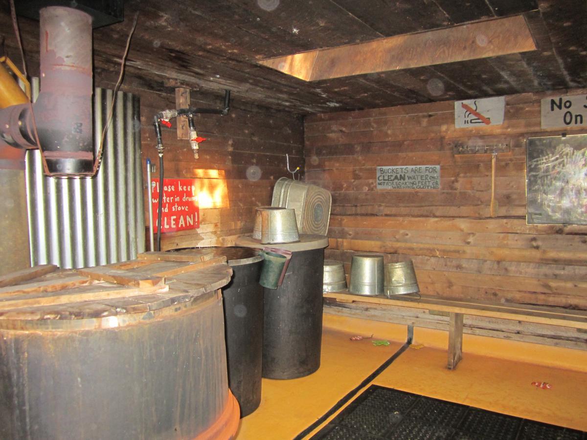 Dawson City River Hostel 외부 사진